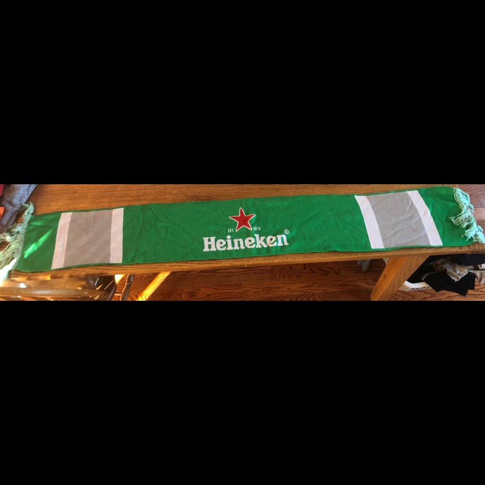 Brand new Heineken knit scarf!